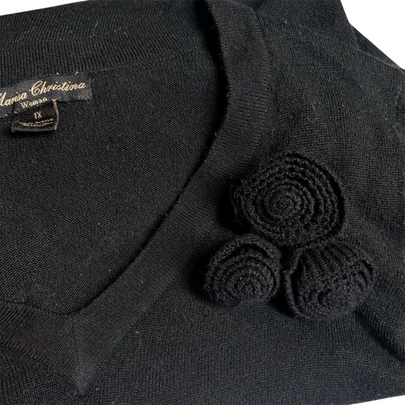 Black Womens V-Neck Sweater with Rosettes 1X EUC - Picture 6 of 16